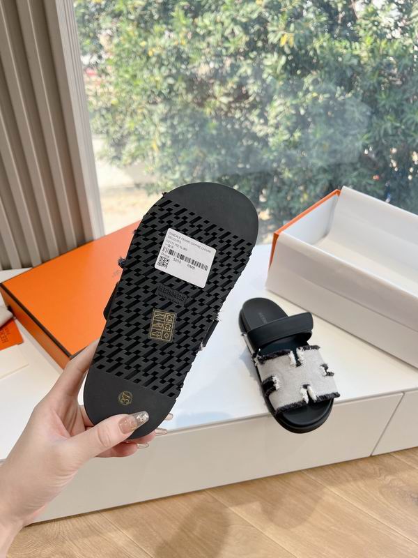https://ik.imagekit.io/c2dr4dawp/https%3A%2F%2Fcdn.shopify.com%2Fs%2Ffiles%2F1%2F1000%2F6750%2F8553%2Ffiles%2FHermessz35-4239-45mnf0239_3__1629014.jpg%3Fv%3D1773861062?tr=f-jpg
